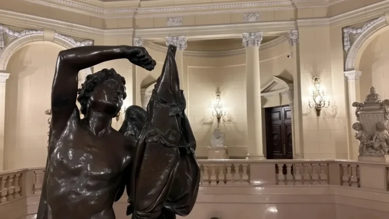 City Legislature Building – Neoclassical structure(6)