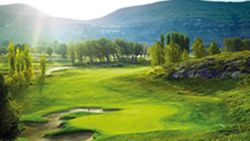 Clarens_Golf_Course_тАУ_Scenic_fairways_03