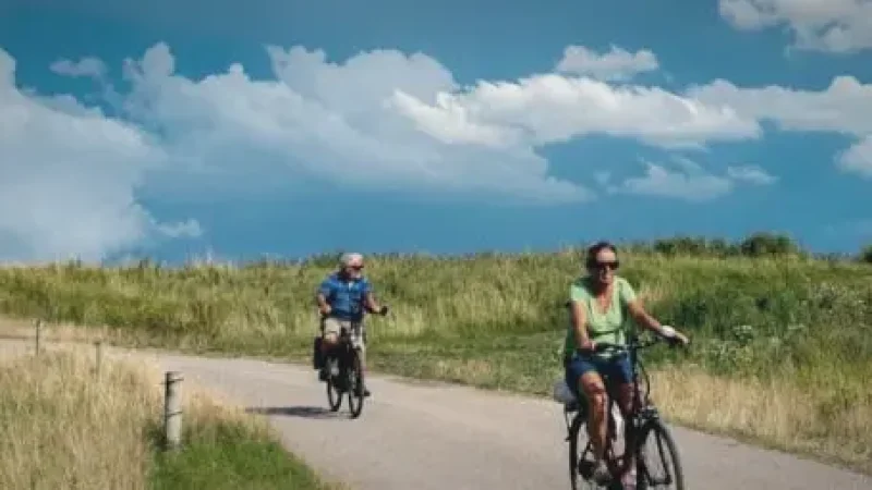 Coastal Cycling Paths – Flat scenic routes(3)