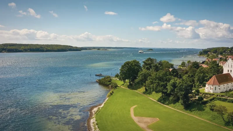 Coastal Cycling Routes – Scenic island paths(4)