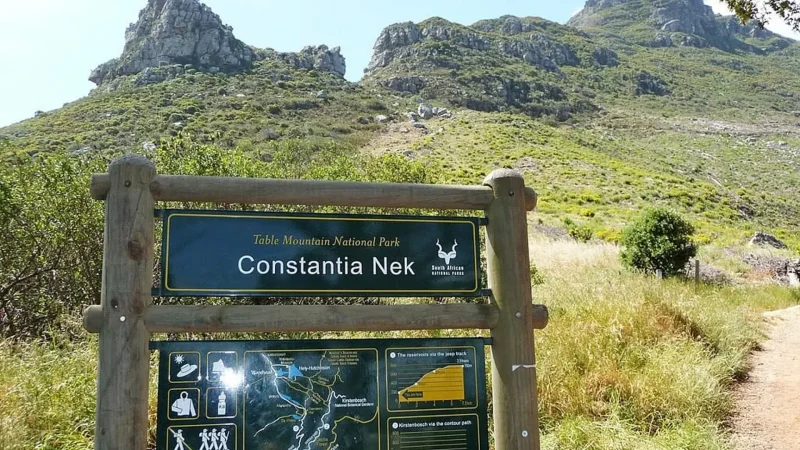 Constantia_Nek_тАУ_Mountain_pass_and_viewpoints_01