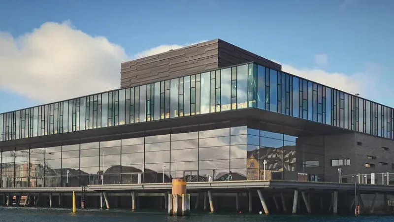Copenhagen Playhouse – Modern waterfront design(3)