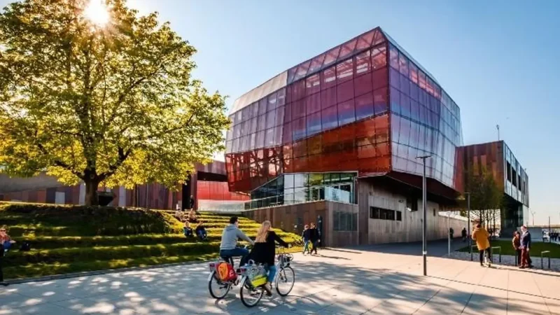 Copernicus_Science_Centre_03