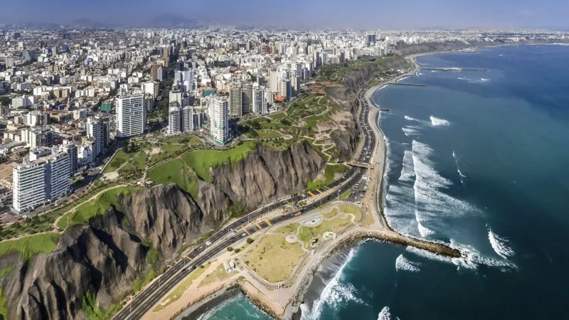 Costa_Verde_–_Coastal_road_with_beaches__02