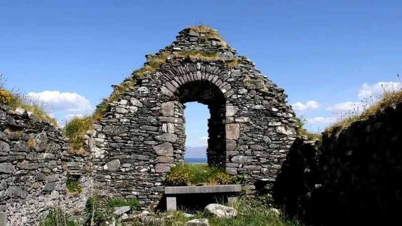 Courtaparteen_Chapel_01