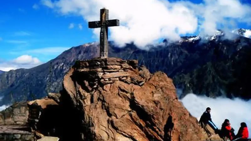 Cruz_del_Condor_Viewpoint_–_Condor_watching_area__04