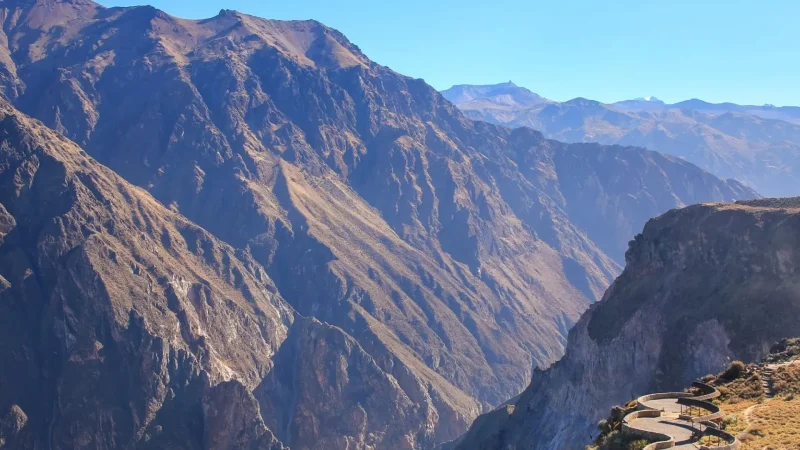 Cruz_del_Condor_–_Condor_viewing_area__03