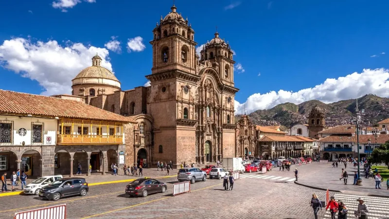 Cusco_Cathedral_–_A_major_colonial-era_landmark__01