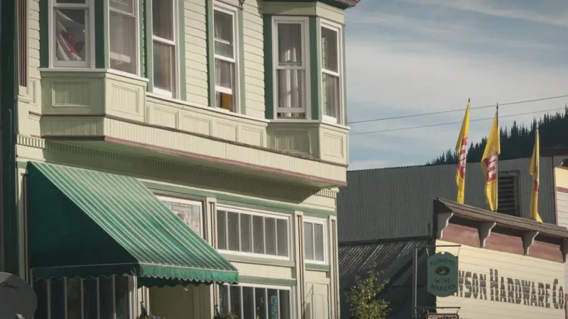 Dawson City Downtown – Preserved Gold Rush streets(4)