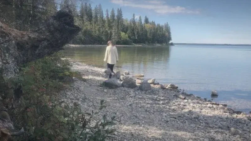 Deep Bay – Quiet lake area(3)