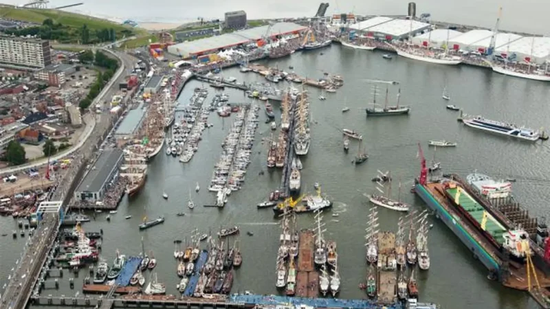 Delfzijl_Harbor_01