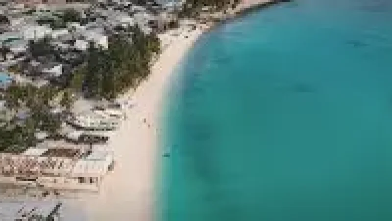 Dhidhdhoo Main Beach(6)