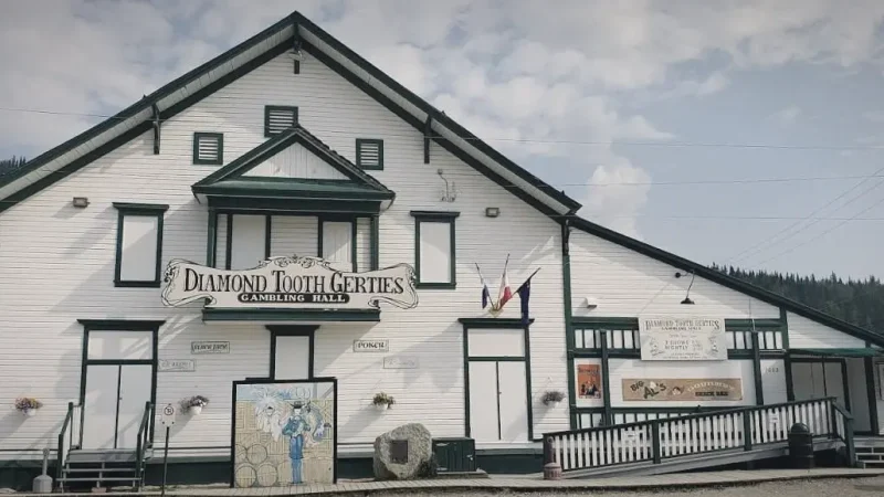 Diamond Tooth Gerties – Historic dance hall(3)