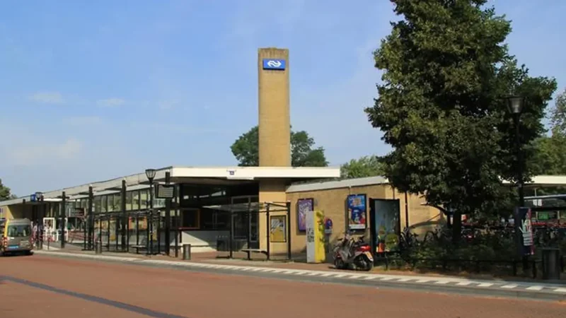 Driebergen-Zeist_Station_Area_01