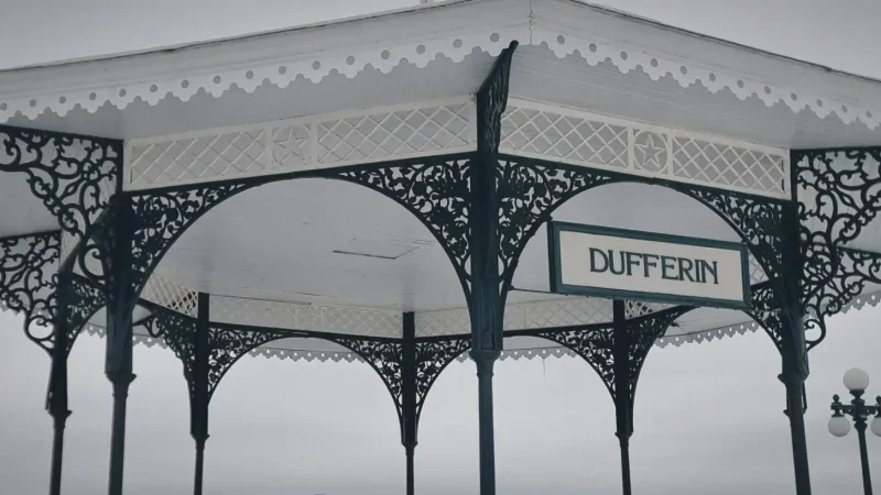 Dufferin Terrace – River views & boardwalk(4)