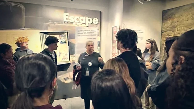 Educational Exhibitions(2)