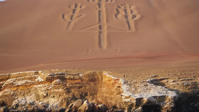 El_Candelabro_Geoglyph_–_Large_ancient_hillside_figure__03