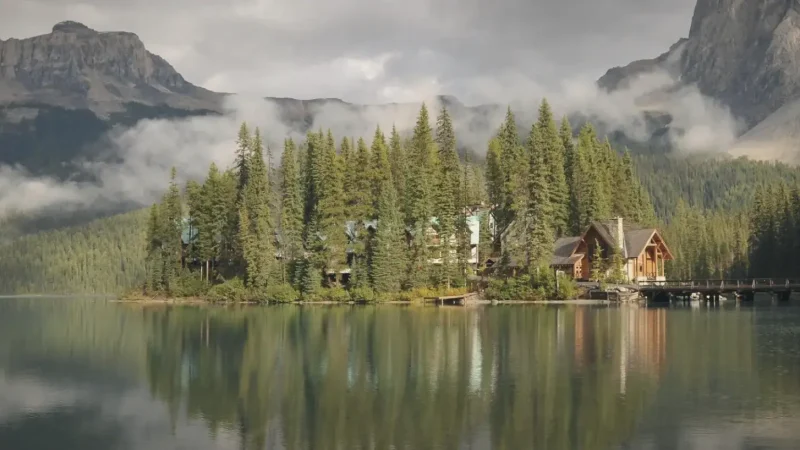 Emerald Lake Lodge Area – Historic lodge surroundings(3)