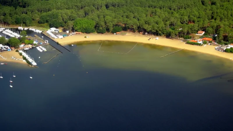 Etang de Cazaux et de Sanguinet – Large lake with clear water(2)