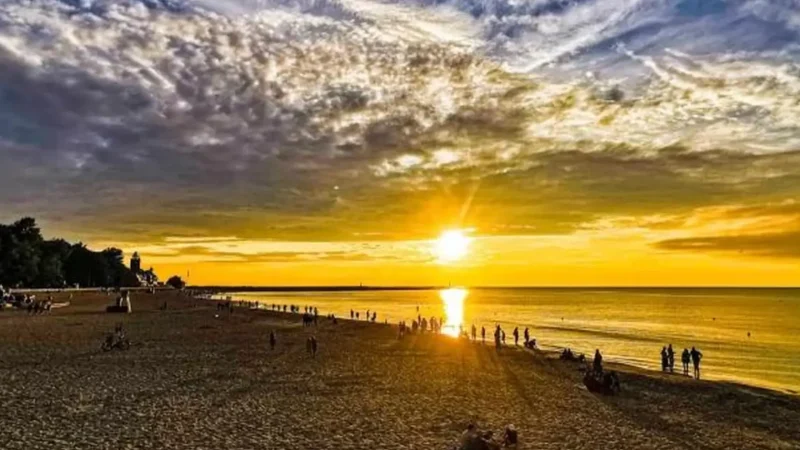 Evening_Beach_Walks_02