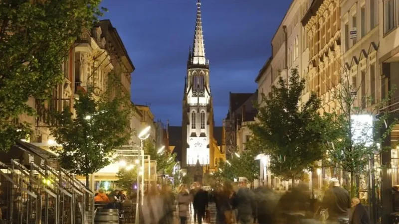 Evening_City_Walks_04