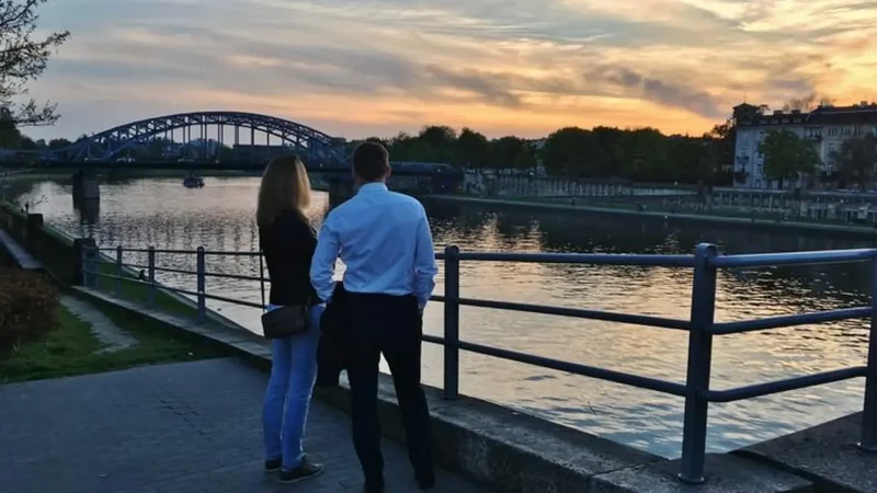 Evening_Riverside_Walks_03