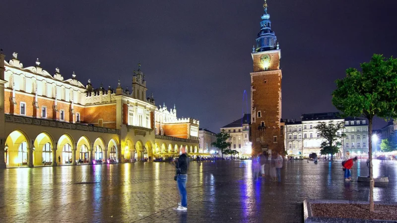 Evening_Square_Atmosphere_05