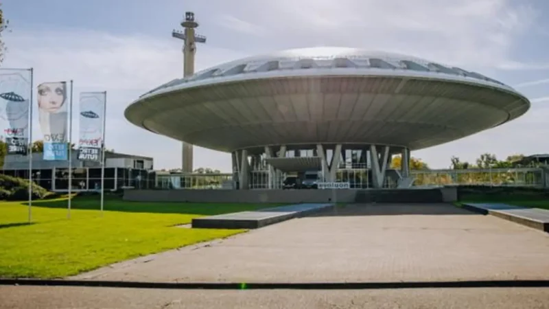Evoluon_01