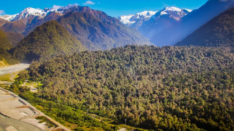Fiordland_National_Park_тАУ_Vast_wilderness_landscapes_01