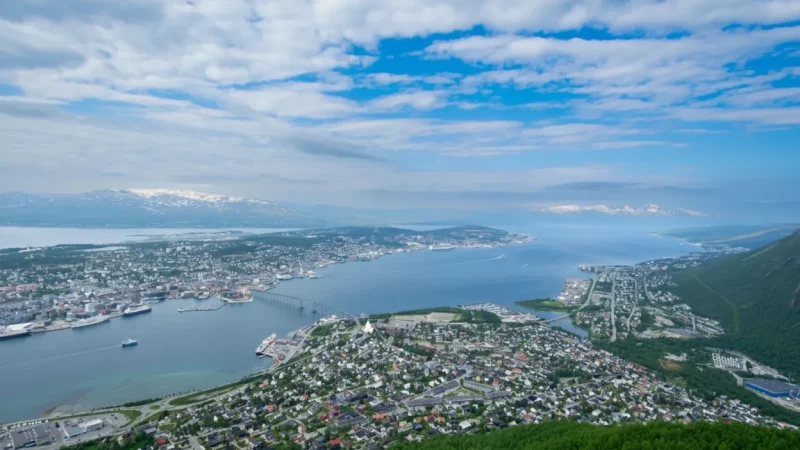 Fjellheisen Cable Car – Panoramic views over Tromsø(4)