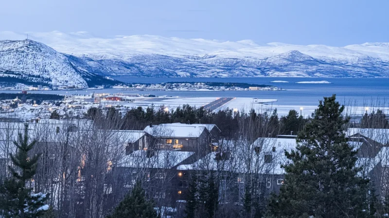 Fjord-side Viewpoints – Arctic Fjord Scenery (Alta Fjord Area)(5)