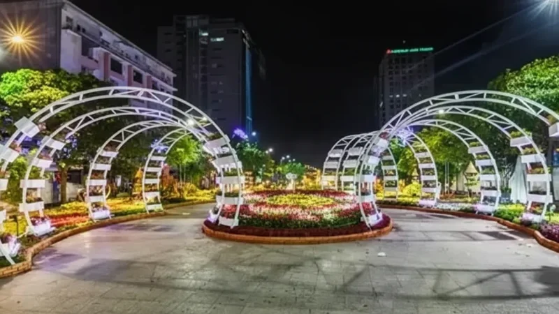 Flower Street (Seasonal) – Decorative public area(5)