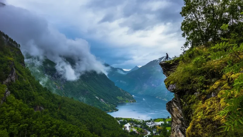 Flydalsjuvet Viewpoint – Panoramic fjord overlook(2)