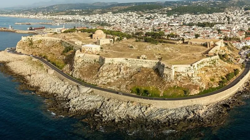 Fortezza_Castle_01