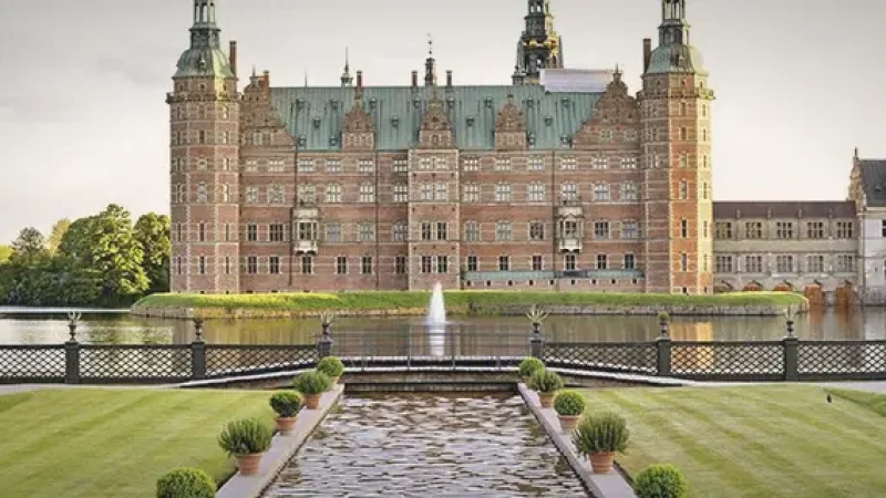Frederiksborg Castle – Renaissance royal palace(3)