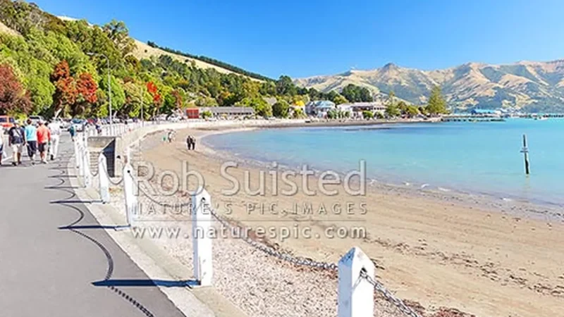 French_Bay_тАУ_Calm_beach_area_02
