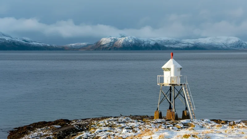 Fuglenes Lighthouse – Coastal landmark(5)