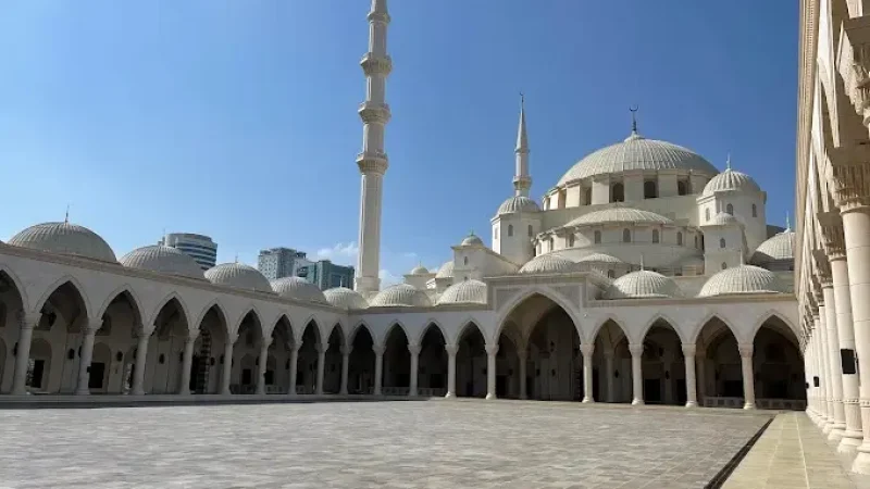 Fujairah Sheikh Zayed Mosque1