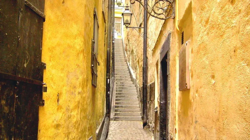 Gamla Stan – Medieval Old Town(6)