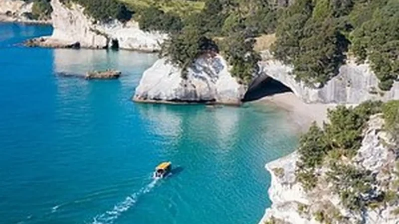 Gemstone_Bay_тАУ_Clear_Water_Snorkeling_Spot_02