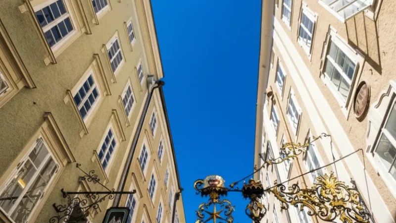 Getreidegasse Street – Historic shopping street(5)