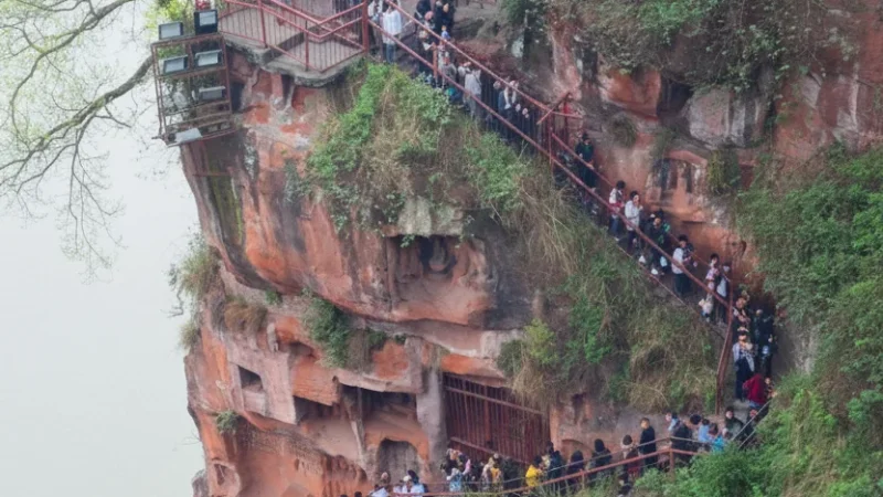Giant Buddha Scenic Area – Walking paths and viewpoints(5)