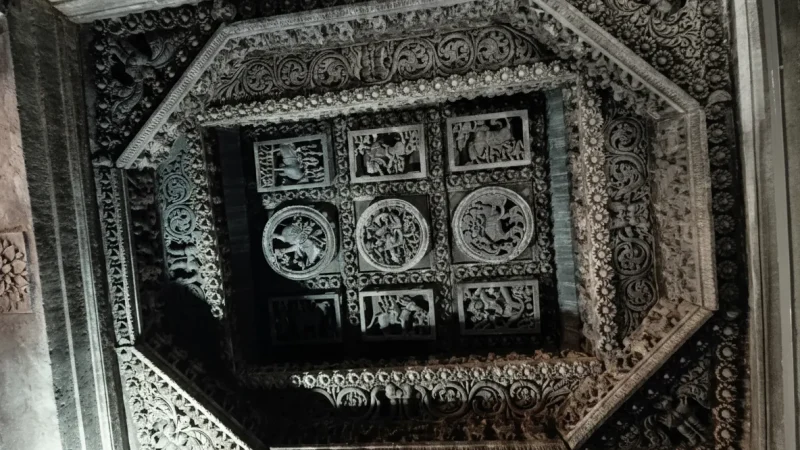 Great Hypostyle Hall – Massive stone columns(4)