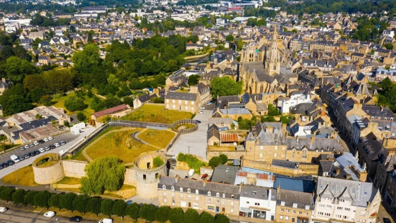 Guingamp Old Town(1)