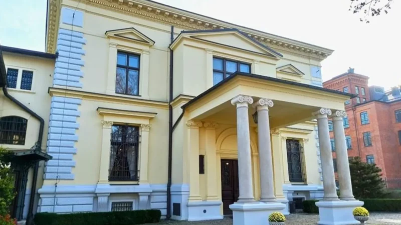 Herbst_Palace_04