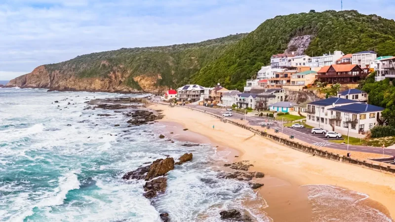 Herolds_Bay_тАУ_Coastal_village_and_beach_03