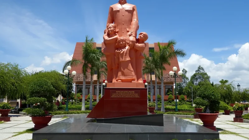 Ho Chi Minh Museum – Cultural exhibits(6)