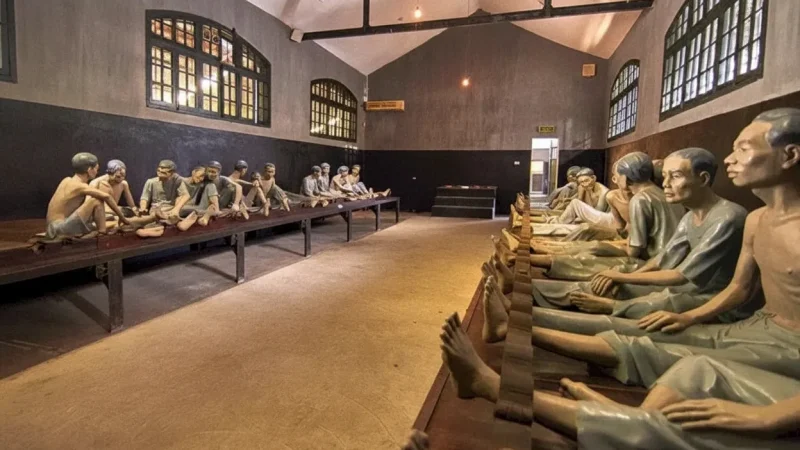 Hoa Lo Prison Museum – Colonial Prison Site(6)