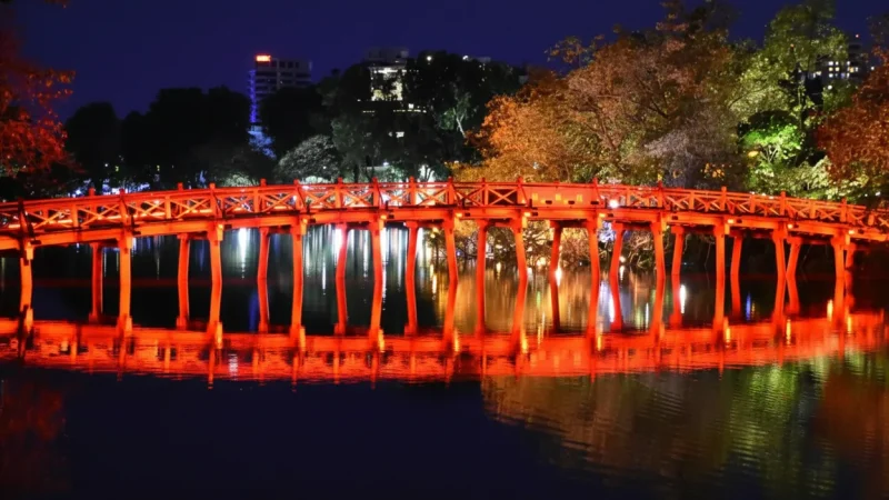 Hoàn Kiếm Lake – Heart of Hanoi(2)