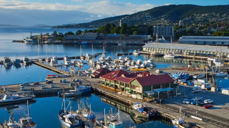 Hobart Waterfront – Harbour walks and dining(3)